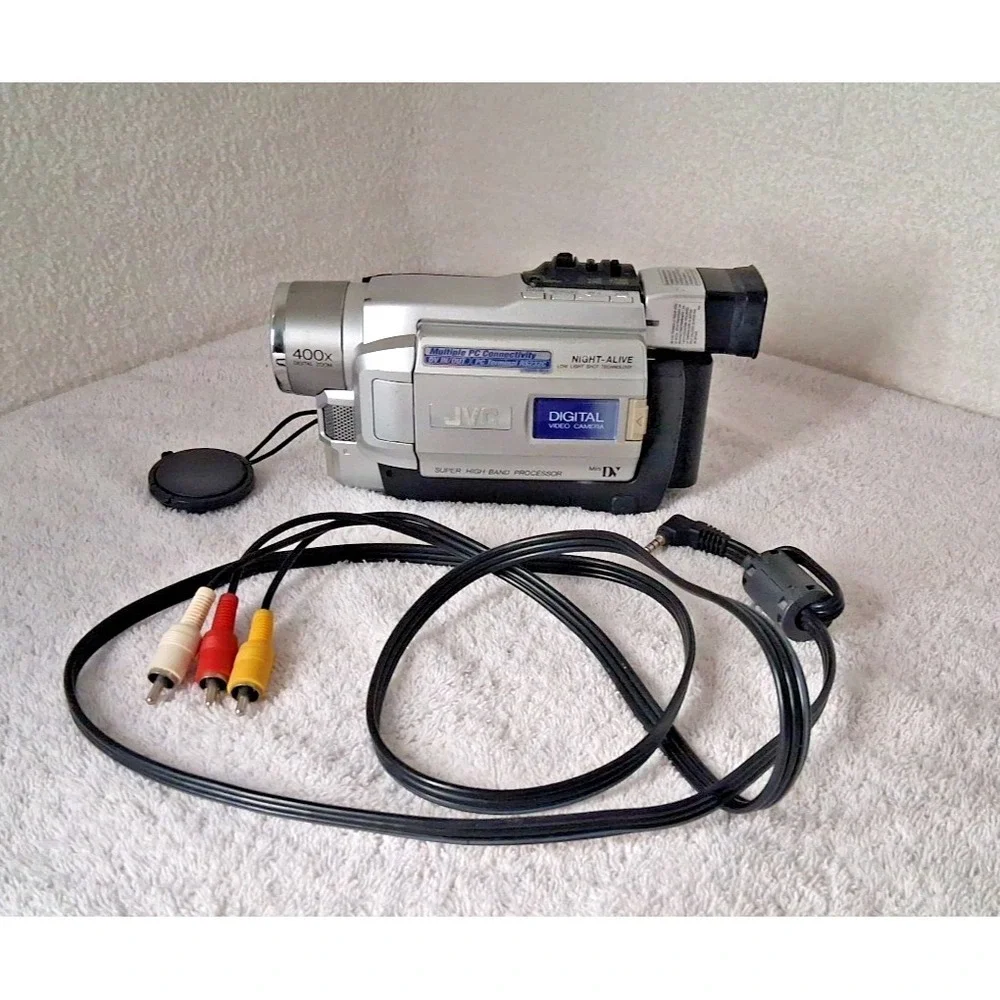 JVC Digital Video Camera with GR-DVL310U Battery *NOTHING TESTED*, CaseLogic Bag